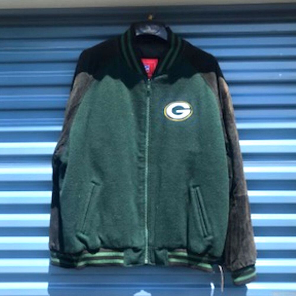 Green Bay Packers Size: Extra Large {46-48} Full Zip Varsity Bomber Jacket . New